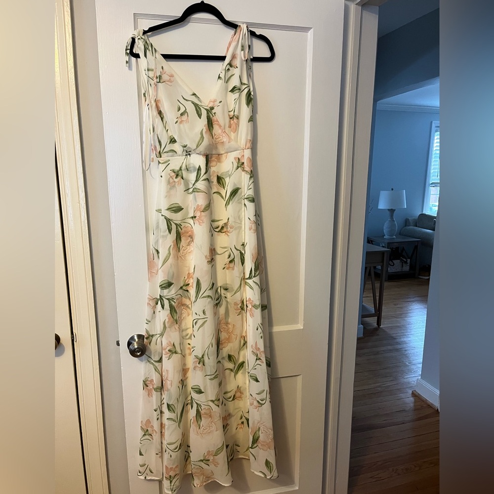 White dress with flowers from Lulu's (size small)